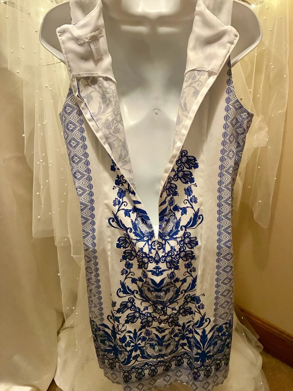 London Times White Midi Dress with Royal Blue Floral Print - Picture 5 of 6